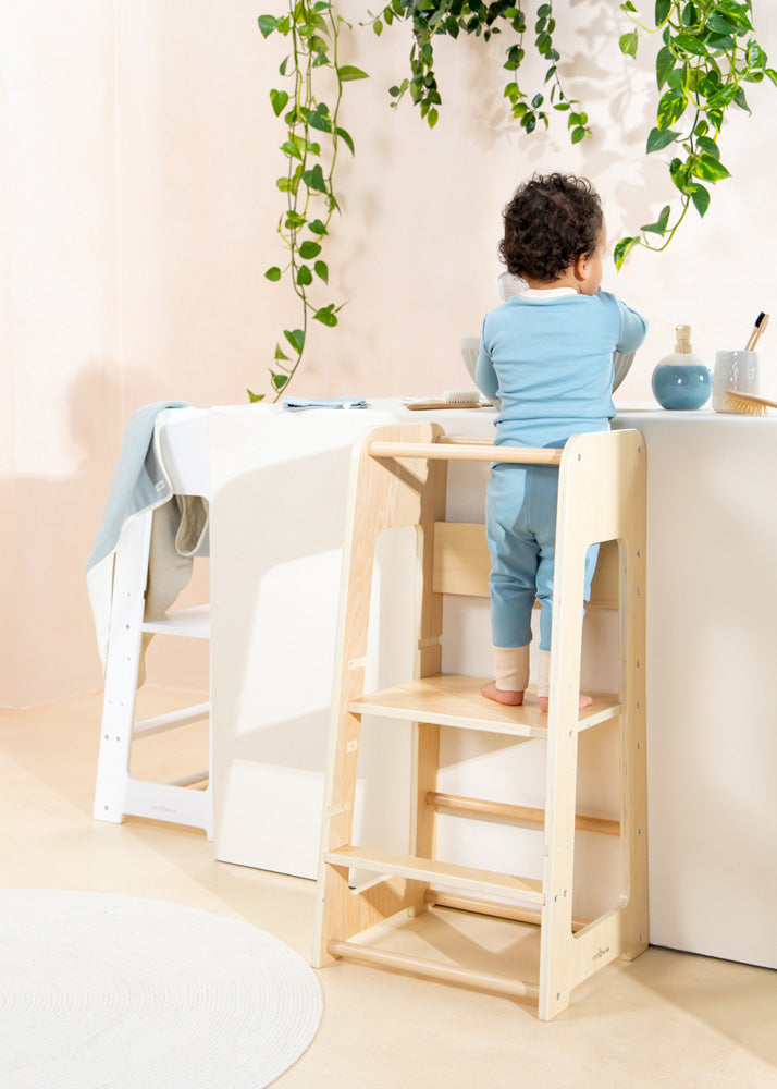 Educational tower - Natural Wood