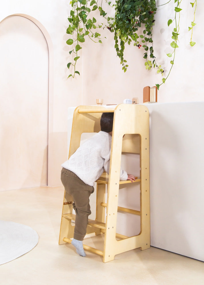 Educational tower - Natural Wood