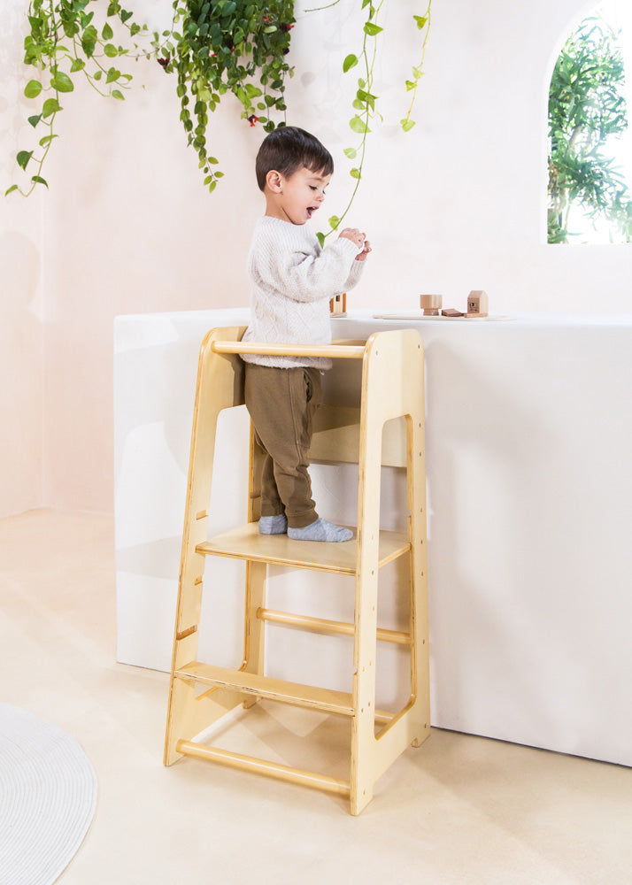 Educational tower - Natural Wood