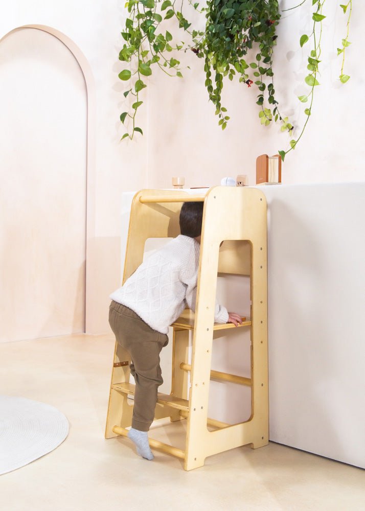 Educational tower - Natural Wood