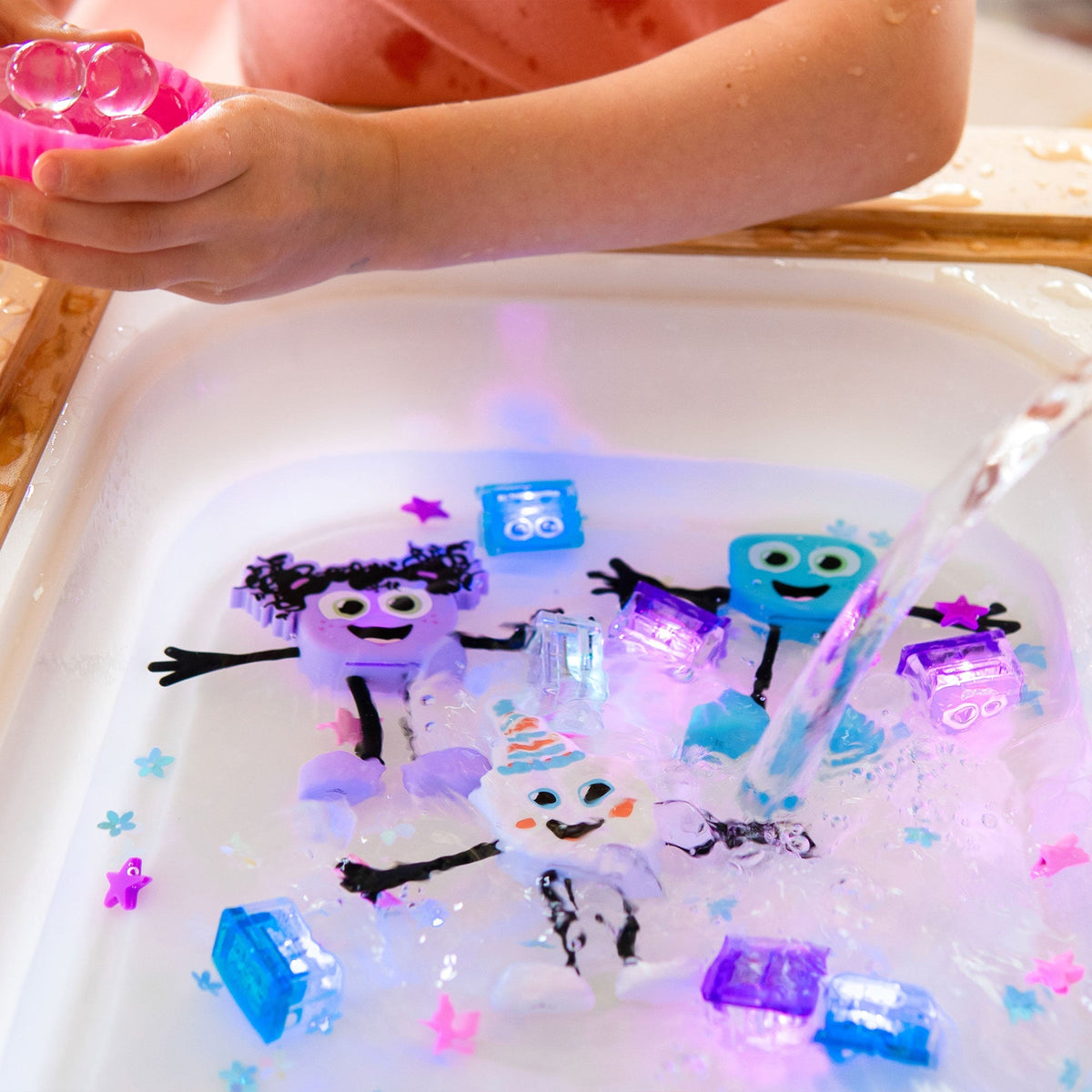 Glo Pals - Light Up Cubes 4pk - Party Pal - White
