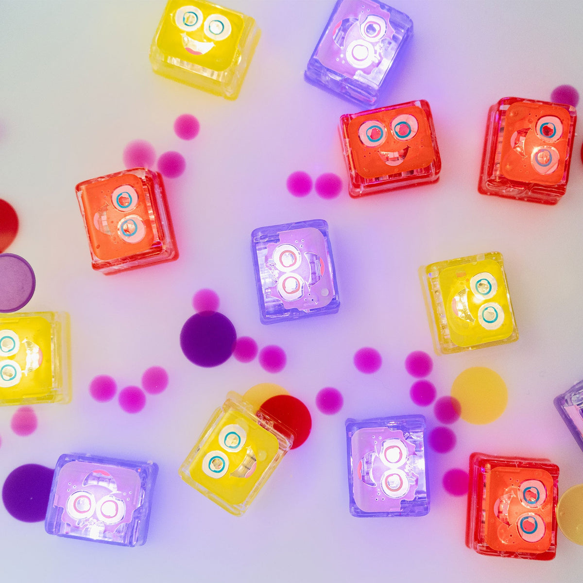 Glo Pals - Light Up Cubes 4pk - Sammy - Red