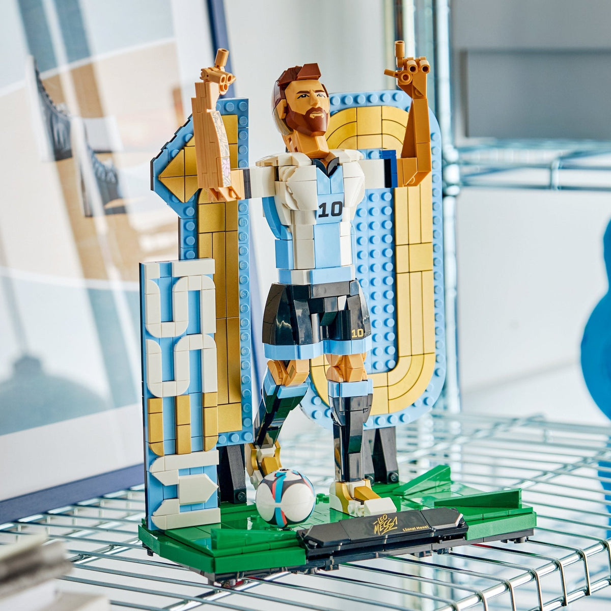 LEGO® Editions Lionel Messi – Soccer Legend 43015