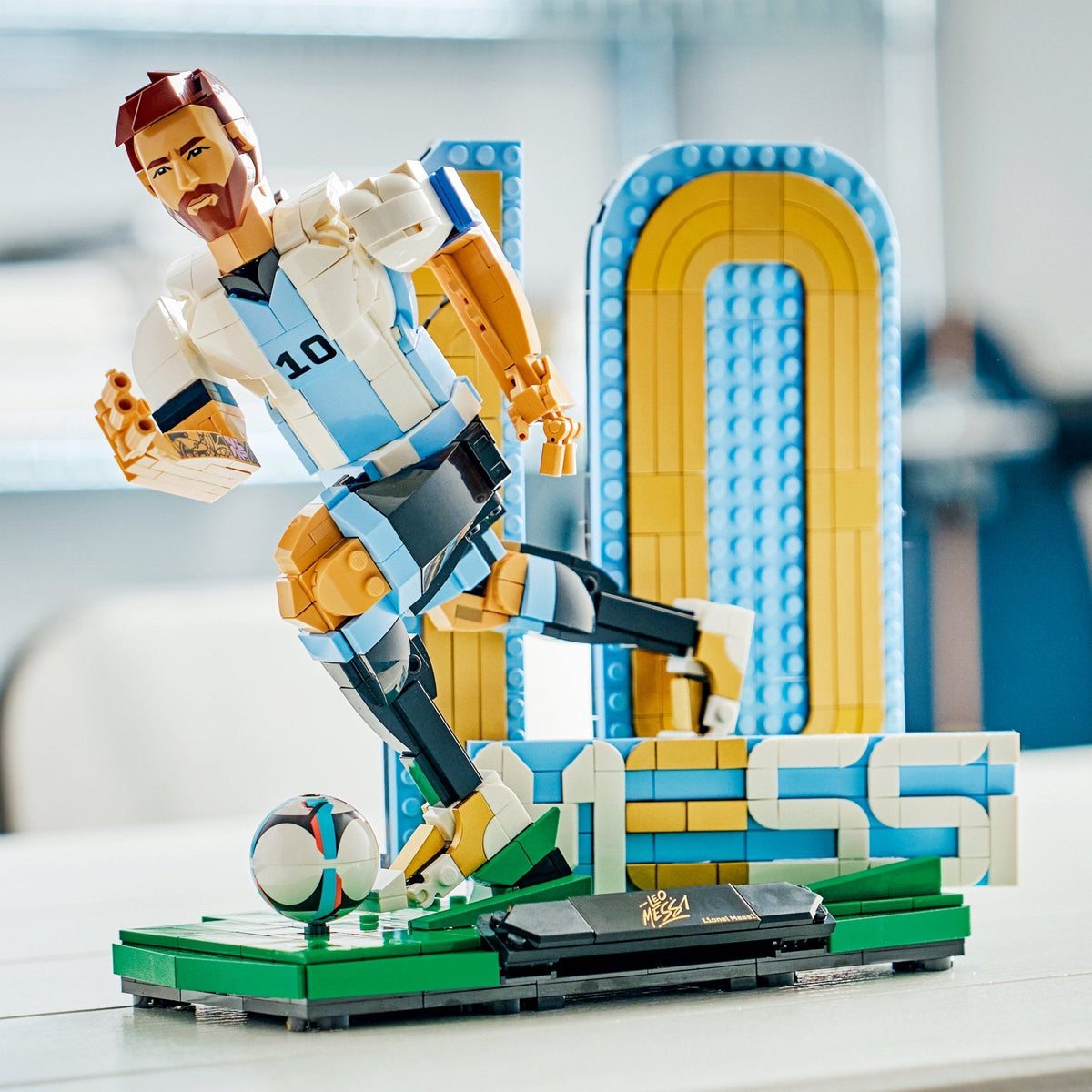 LEGO® Editions Lionel Messi – Soccer Legend 43015
