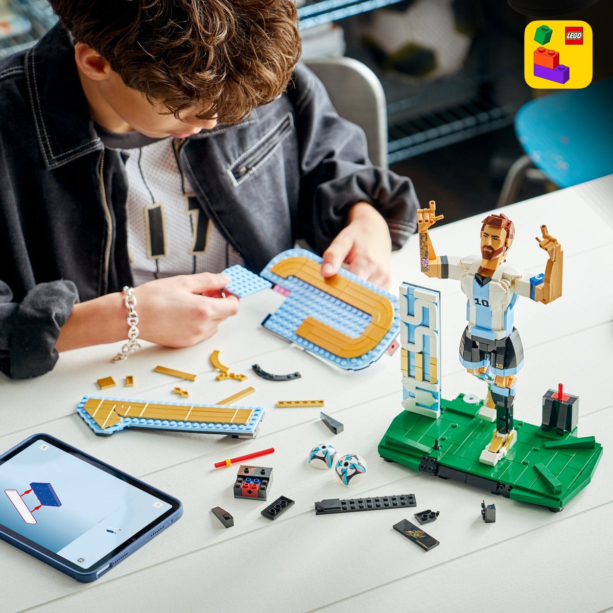 LEGO® Editions Lionel Messi – Soccer Legend 43015