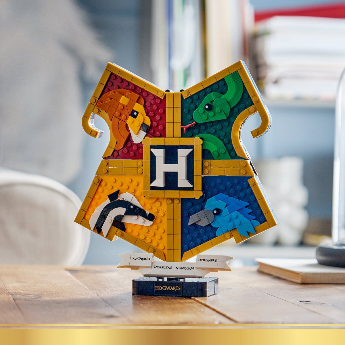 LEGO® Harry Potter Hogwarts House Crest 76462