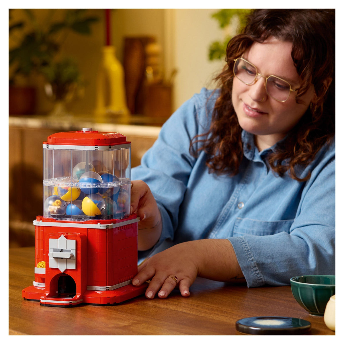 LEGO® Ideas Minifigure Vending Machine 21358